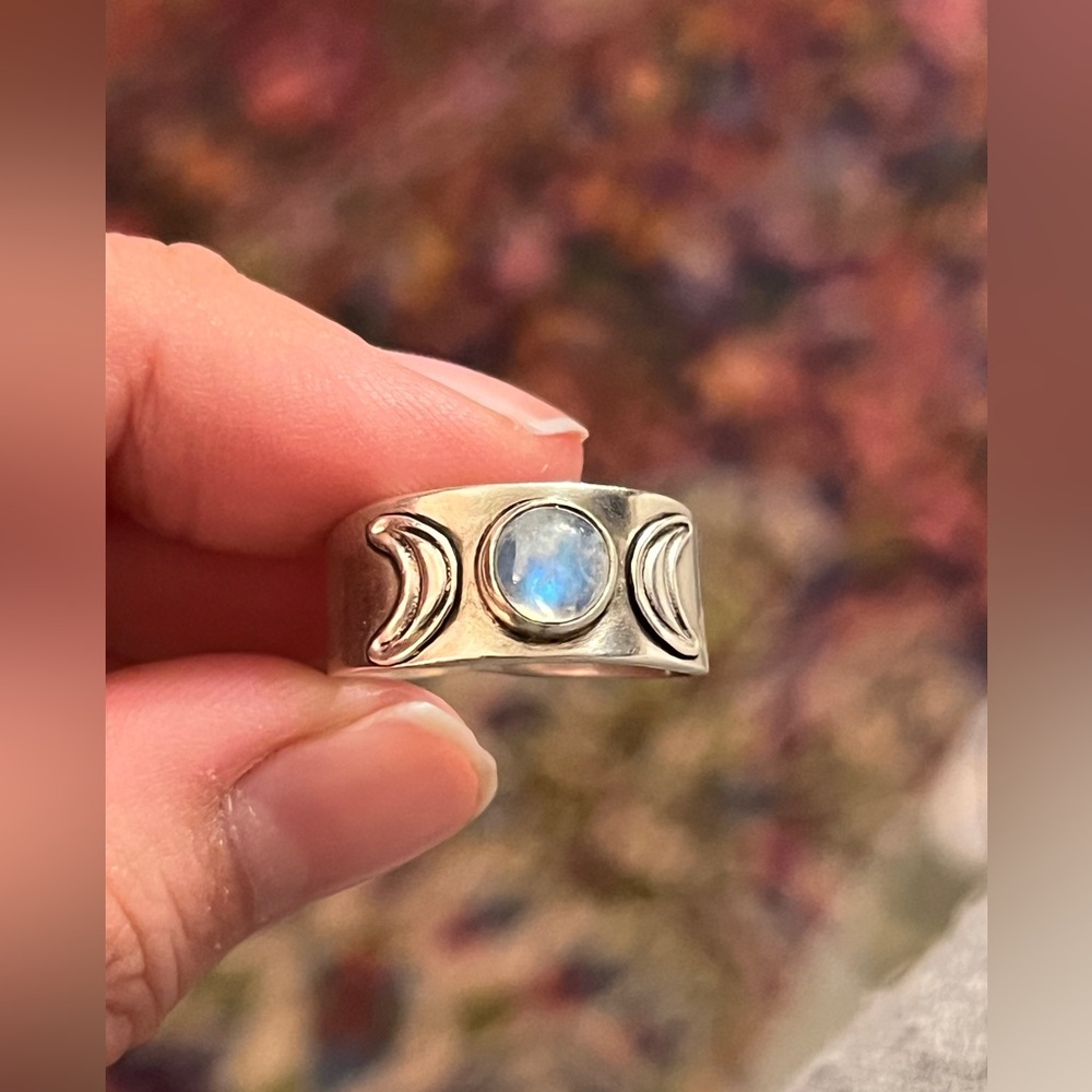 Moonstone Sterling Silver fits like size 7